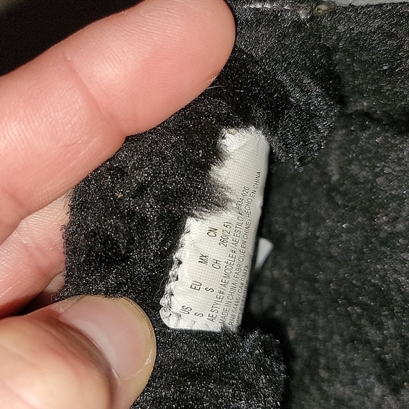 Wore Twice Inside Mens Small (7-8) American Eagle Moc Slippers - Picture 4 of 4